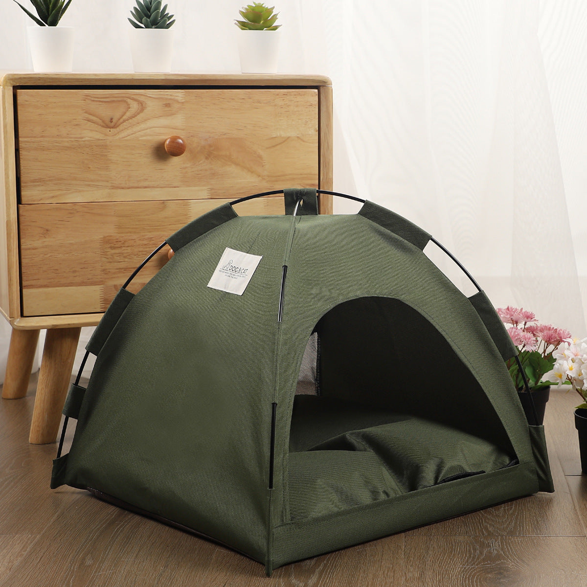 Cooling tent With Cushion